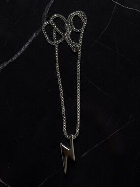 🫶🏻 Silver Lightning Bolt Pendant Necklace